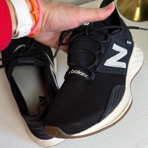 New Balance Roav Black Athletic Mesh Running Shoes. Like New! Size 11 - Picture 8 of 9